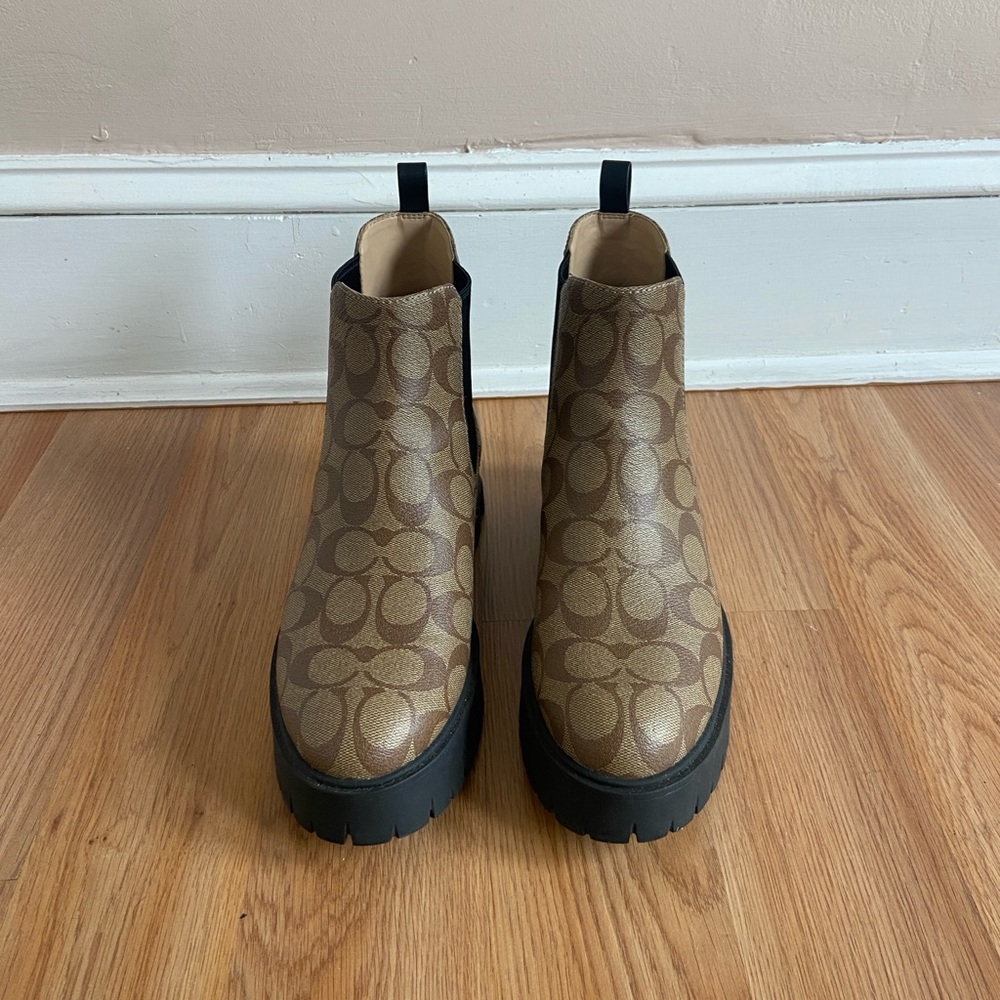 Coach Chelsea Boots - Picture 3 of 8